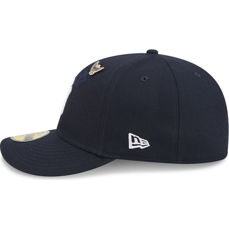 cepur-izliekta-tumsi-zils-pieguloss-59fifty-pin-na-lifestyle-f1-no-new-york-yankees-mlb-no-new-era