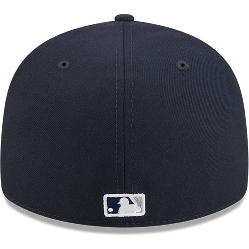 cepur-izliekta-tumsi-zils-pieguloss-59fifty-pin-na-lifestyle-f1-no-new-york-yankees-mlb-no-new-era