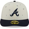 cepur-izliekta-bess-pieguloss-59fifty-beads-na-lifestyle-f1-no-atlanta-braves-mlb-no-new-era