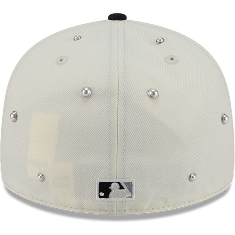 cepur-izliekta-bess-pieguloss-59fifty-beads-na-lifestyle-f1-no-chicago-white-sox-mlb-no-new-era