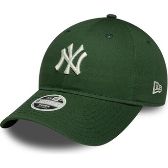 Cepur izliekta zaļš regulējams 9TWENTY League Essential Midi no New York Yankees MLB no New Era