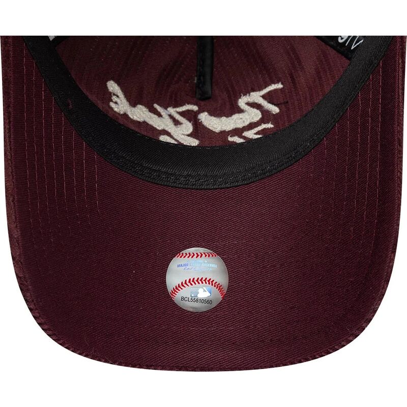 cepur-izliekta-sarkans-regulejams-9twenty-a-frame-cord-script-no-new-york-yankees-mlb-no-new-era
