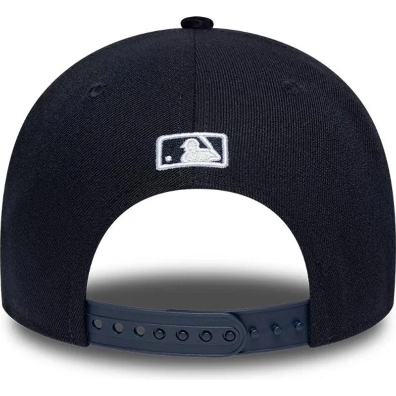 cepur-izliekta-tumsi-zils-snapback-9forty-m-crown-cord-visor-no-new-york-yankees-mlb-no-new-era