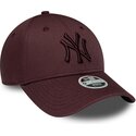 cepur-izliekta-sarkans-regulejams-9forty-league-essential-no-new-york-yankees-mlb-no-new-era