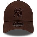 cepur-izliekta-bruns-regulejams-9forty-league-essential-no-new-york-yankees-mlb-no-new-era