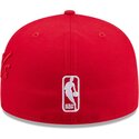 cepur-plakana-sarkans-pieguloss-59fifty-side-script-no-chicago-bulls-nba-no-new-era