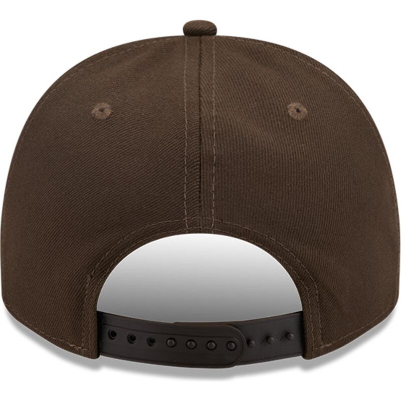 cepur-izliekta-bruns-snapback-9fifty-a-frame-precurved-visor-pin-no-chicago-white-sox-mlb-no-new-era
