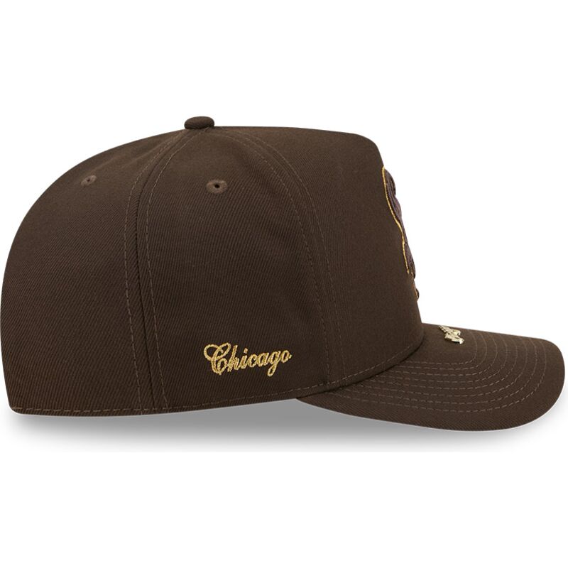 cepur-izliekta-bruns-snapback-9fifty-a-frame-precurved-visor-pin-no-chicago-white-sox-mlb-no-new-era