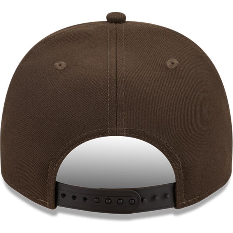 cepur-izliekta-bruns-snapback-9fifty-a-frame-precurved-visor-pin-no-new-york-yankees-mlb-no-new-era