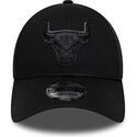 cepur-izliekta-melns-regulejams-9forty-team-outline-no-chicago-bulls-nba-no-new-era