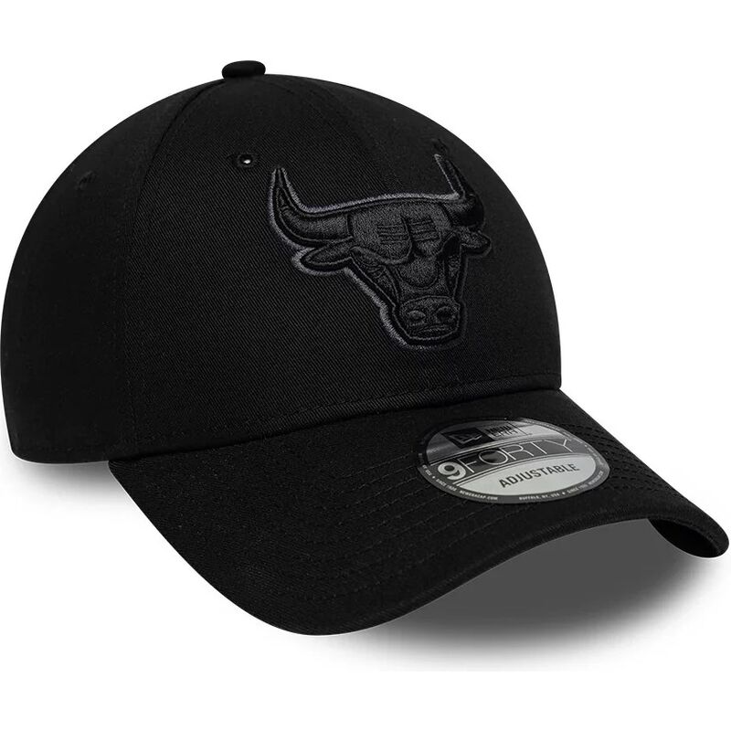 cepur-izliekta-melns-regulejams-9forty-team-outline-no-chicago-bulls-nba-no-new-era