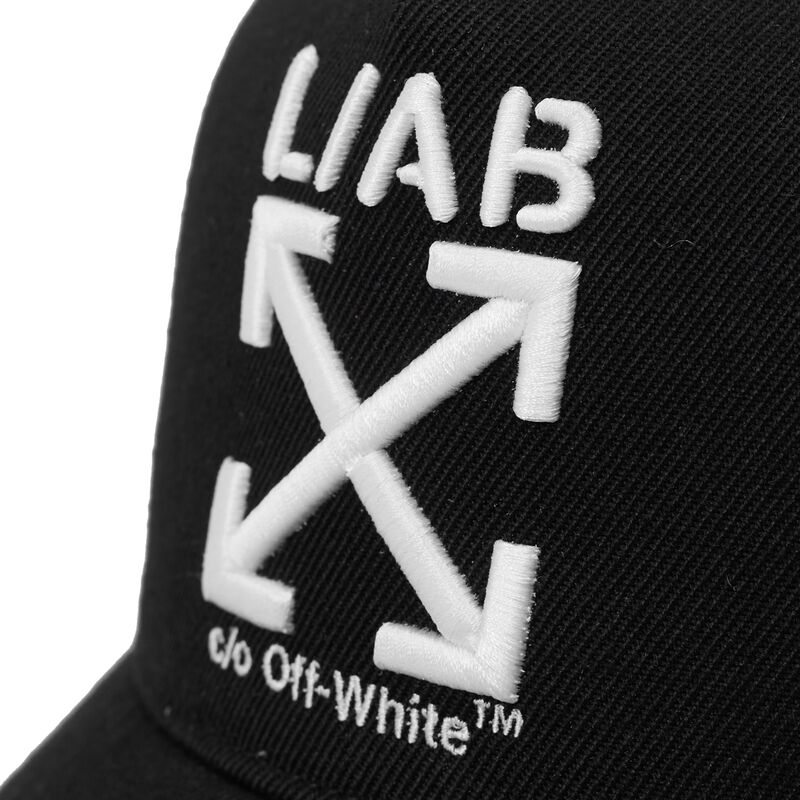 cepur-izliekta-truckeris-melns-snapback-clamp-arrows-no-l-ab-c-o-off-white