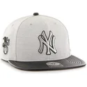 cap-plakana-gray-snapback-lisa-lateral-no-new-york-yankees-mlb-no-47-brand